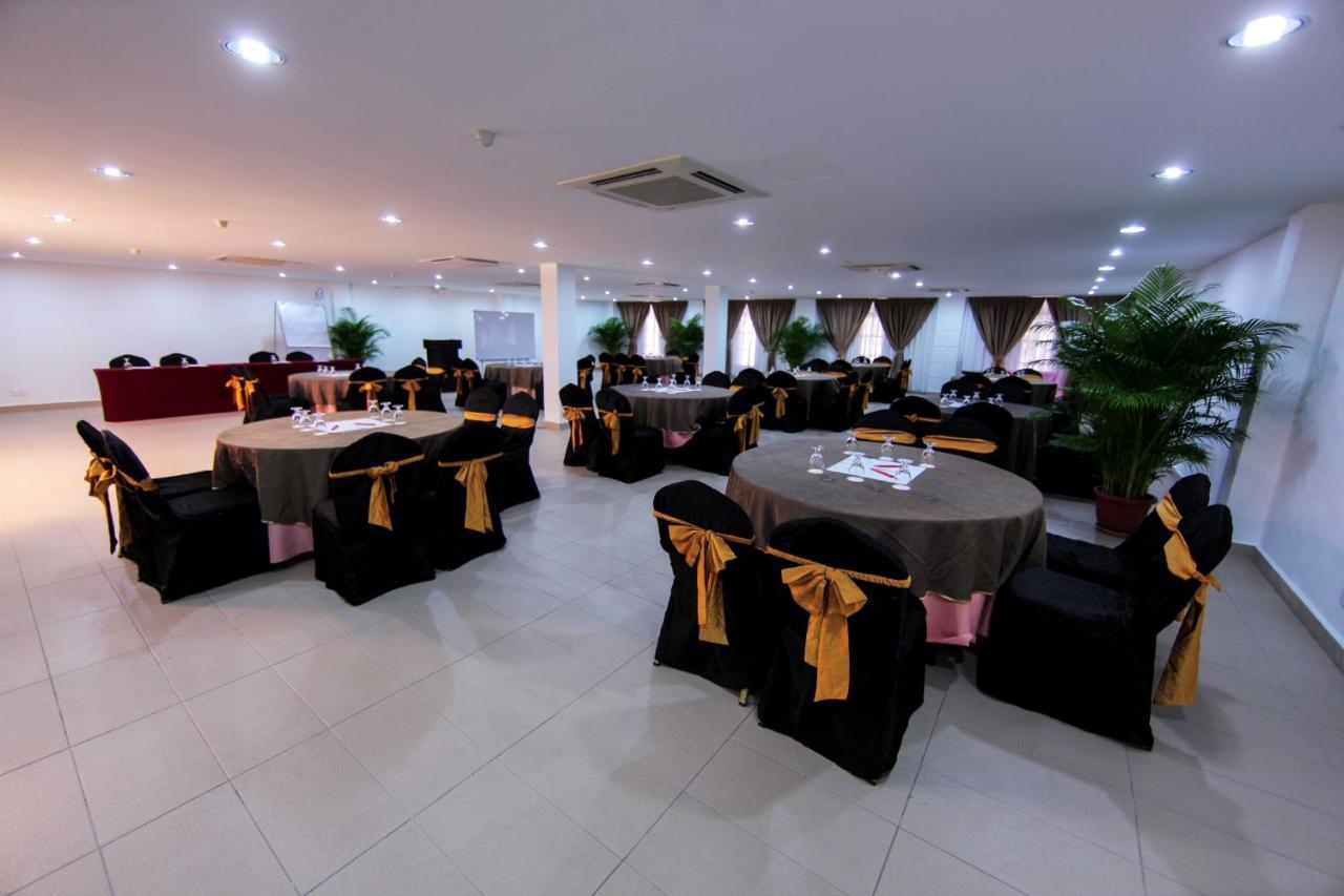 Lotus Desaru Beach Resort & Spa Bandar Penawar Екстериор снимка