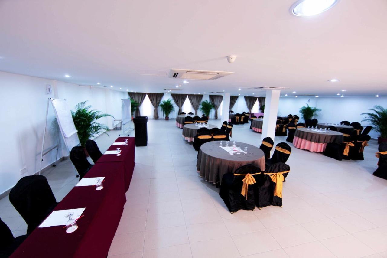 Lotus Desaru Beach Resort & Spa Bandar Penawar Екстериор снимка