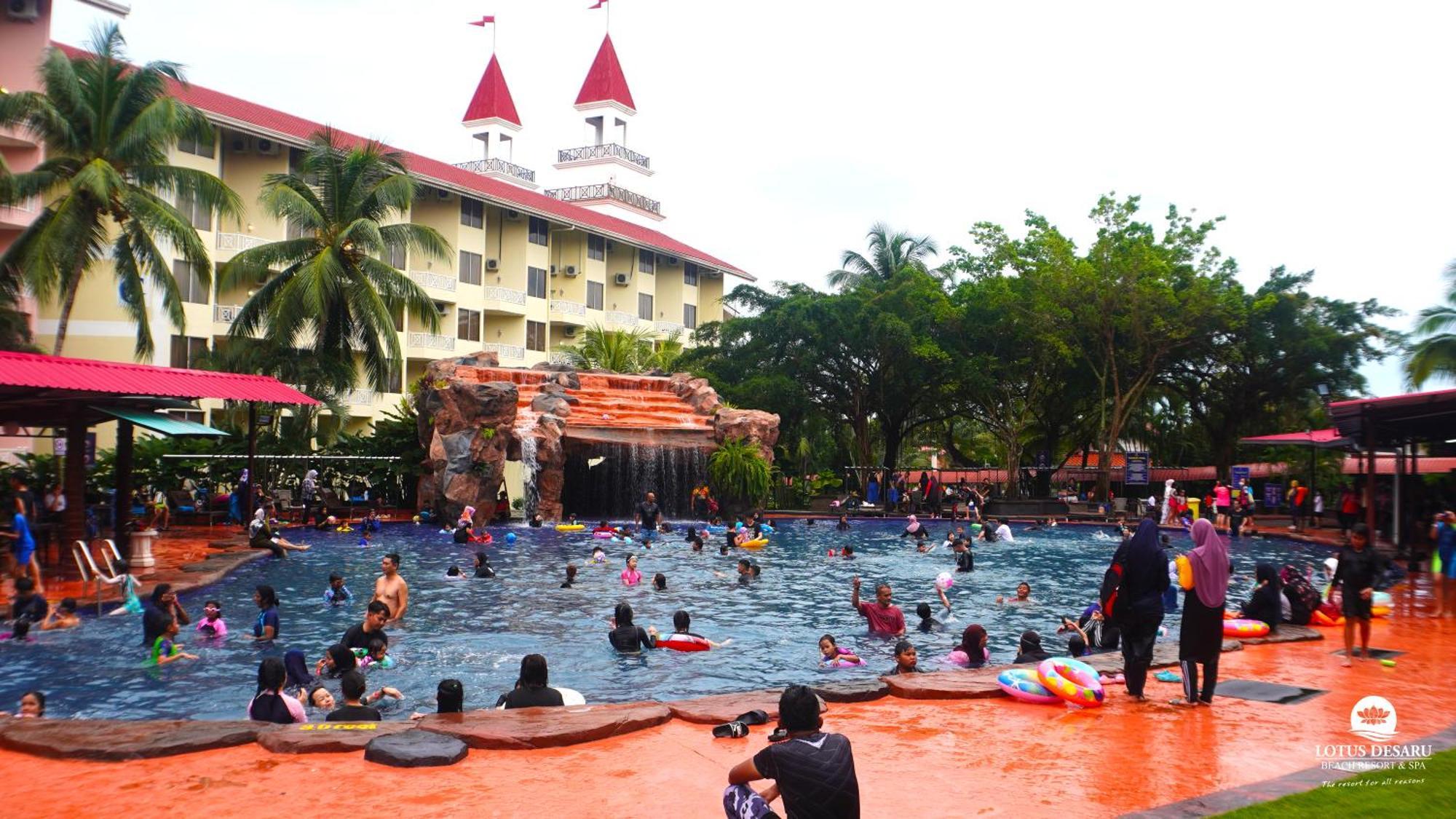 Lotus Desaru Beach Resort & Spa Bandar Penawar Екстериор снимка