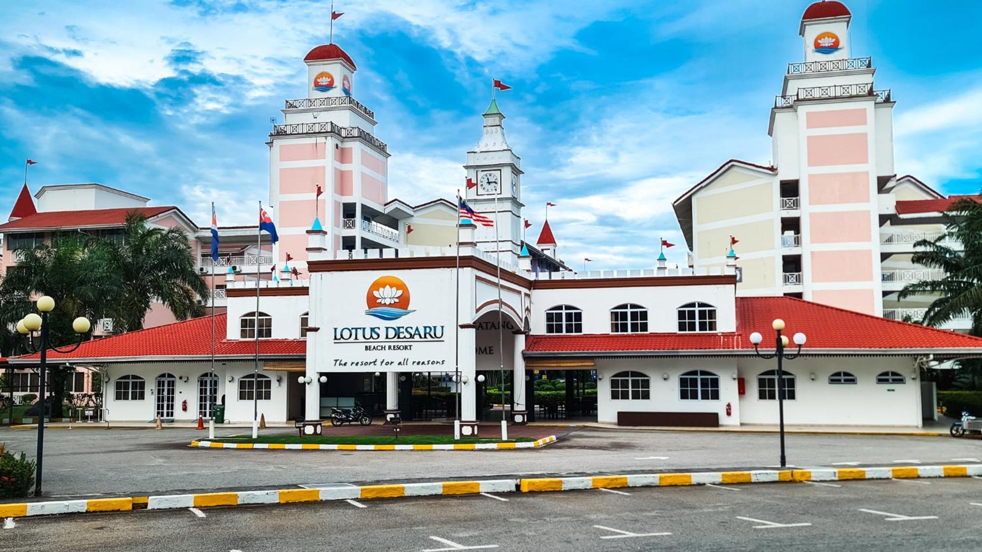Lotus Desaru Beach Resort & Spa Bandar Penawar Екстериор снимка